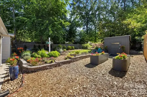 1816 Umstead Street Charlotte NC 28205