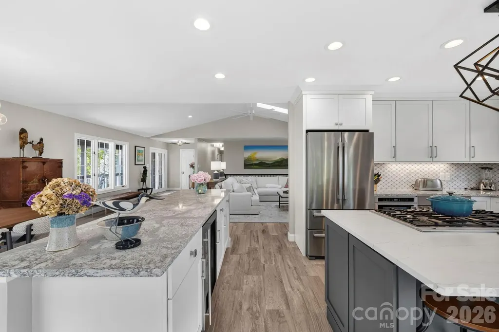 152 Skyview Circle Asheville NC 28804