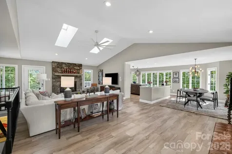 152 Skyview Circle Asheville NC 28804