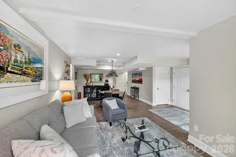 152 Skyview Circle Asheville NC 28804