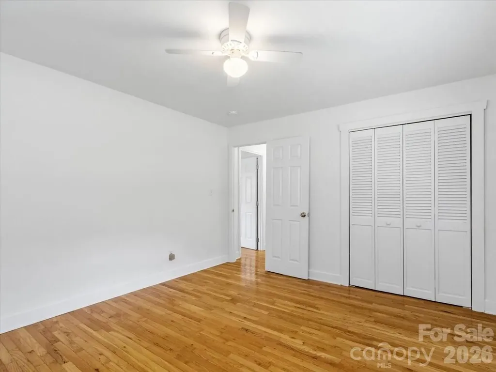 42 East Boulevard Burnsville NC 28714