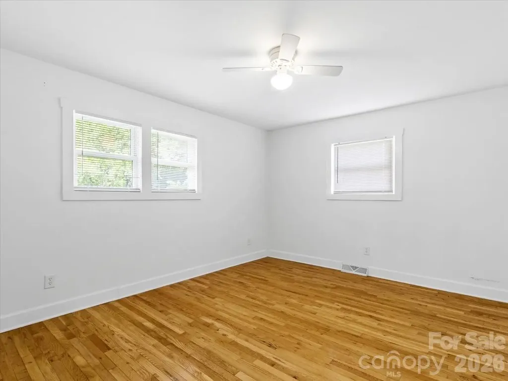 42 East Boulevard Burnsville NC 28714