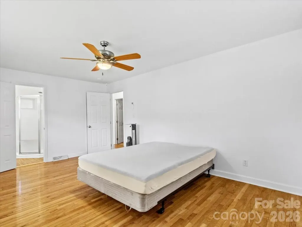 42 East Boulevard Burnsville NC 28714