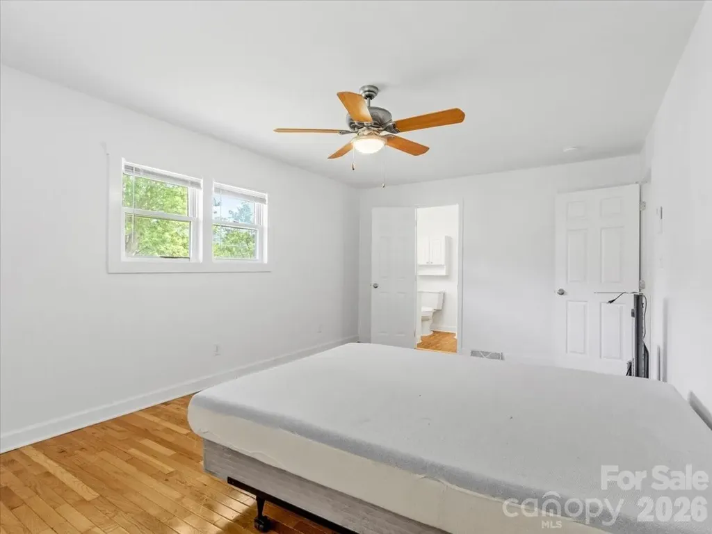 42 East Boulevard Burnsville NC 28714