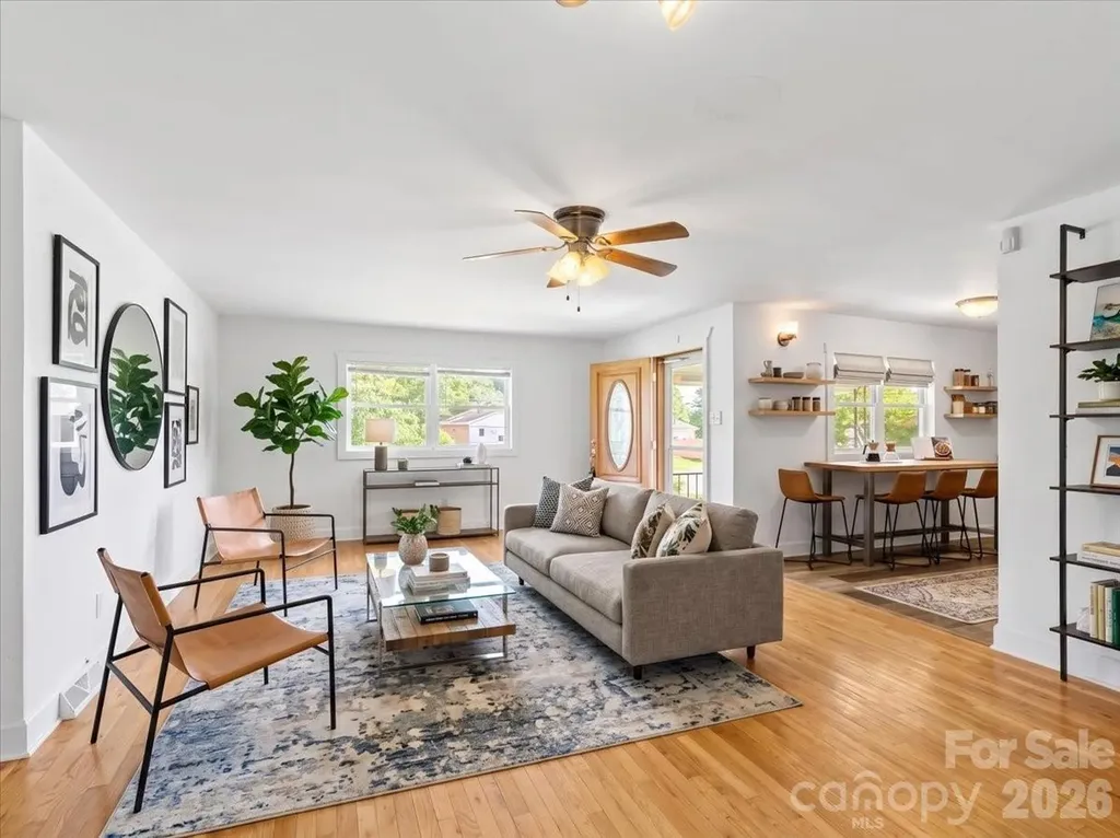 42 East Boulevard Burnsville NC 28714
