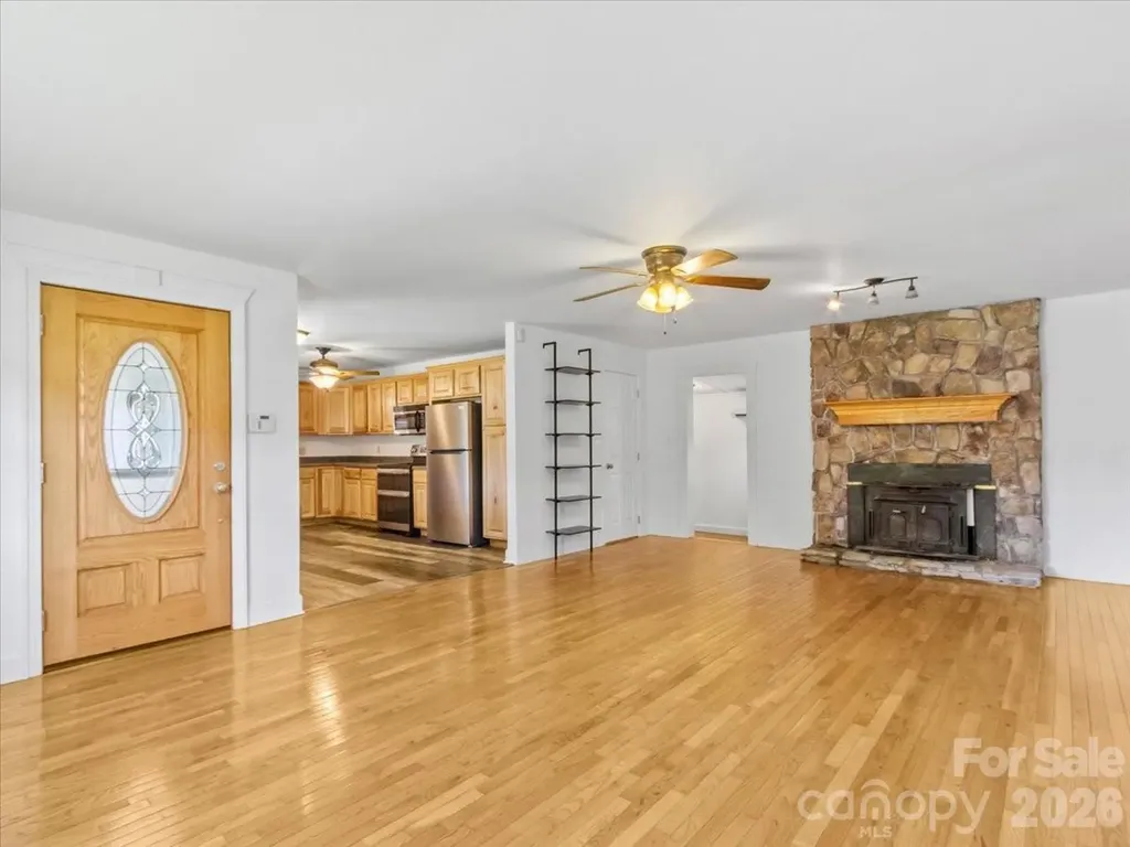 42 East Boulevard Burnsville NC 28714