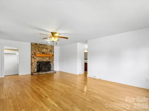 42 East Boulevard Burnsville NC 28714