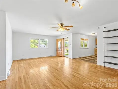 42 East Boulevard Burnsville NC 28714