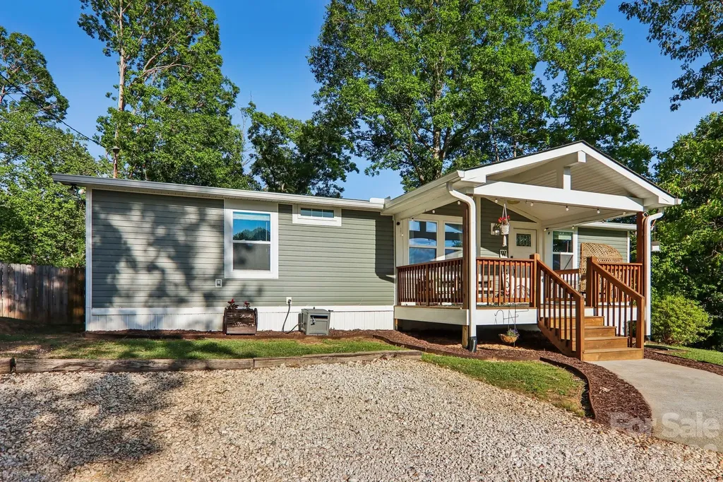 75 Glen View Road Arden NC 28704