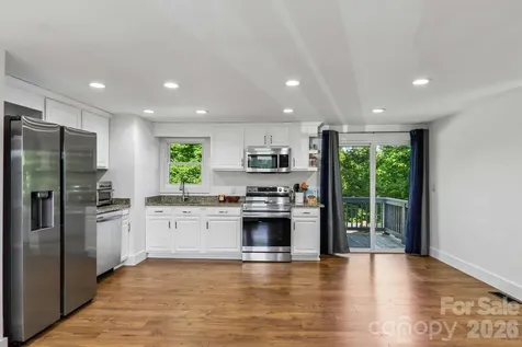 75 Glen View Road Arden NC 28704