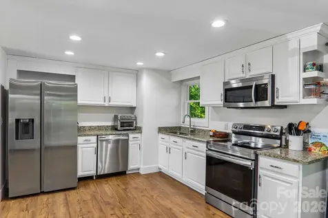 75 Glen View Road Arden NC 28704