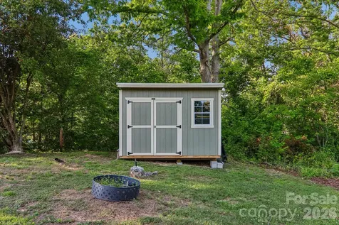 75 Glen View Road Arden NC 28704