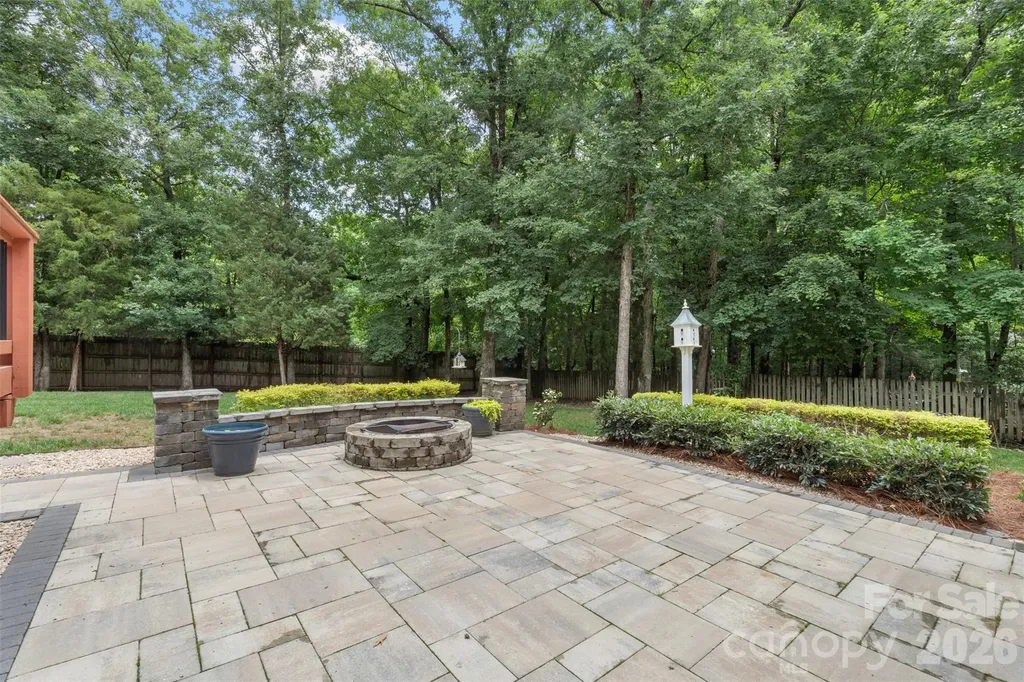 1111 Dobson Drive Waxhaw NC 28173