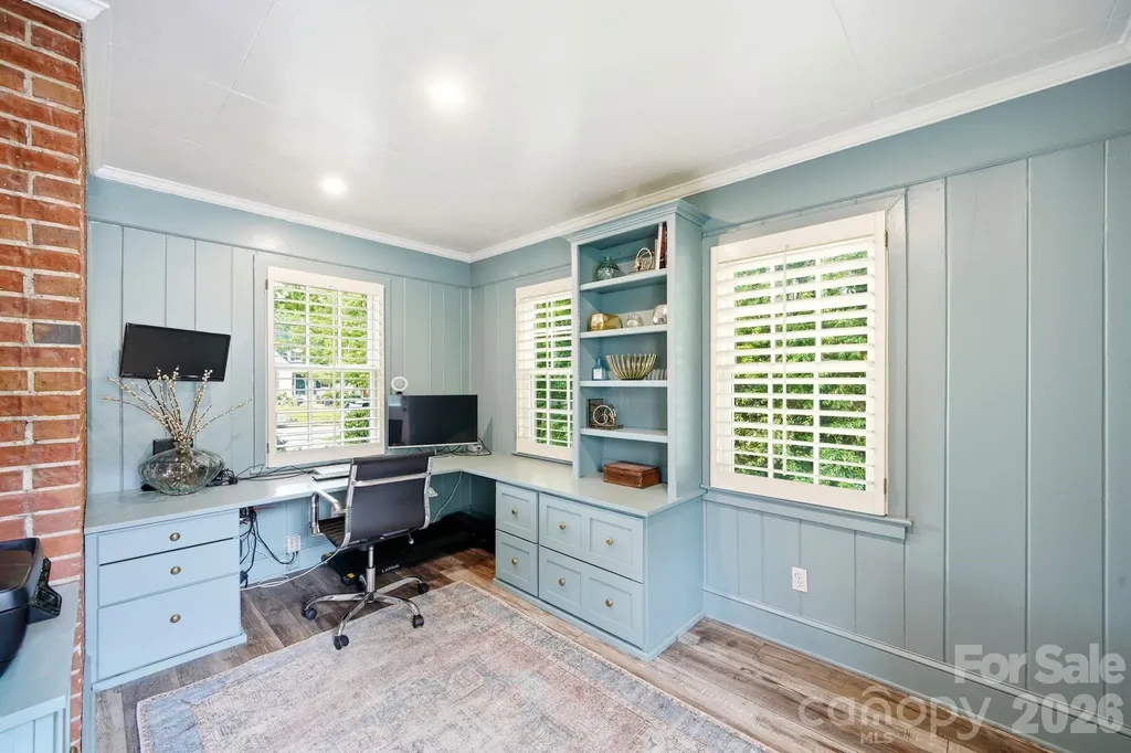 1951 Sterling Road Charlotte NC 28209