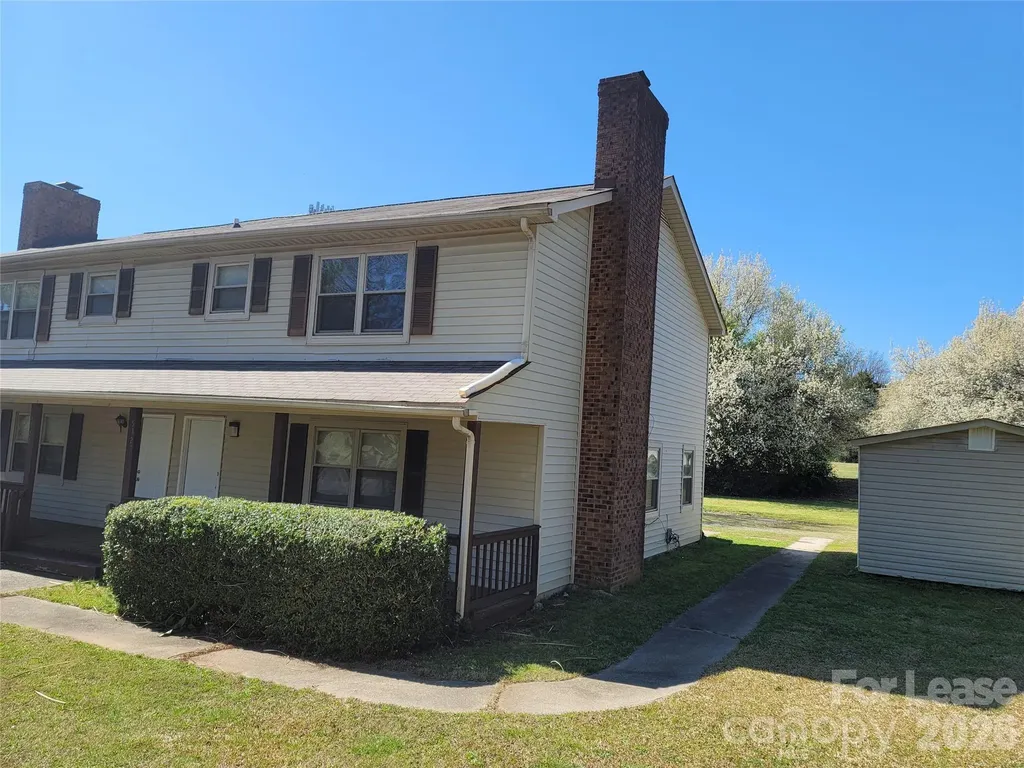 5323 Chestnut Lake Drive Charlotte NC 28227