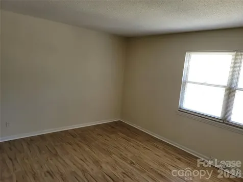 5323 Chestnut Lake Drive Charlotte NC 28227