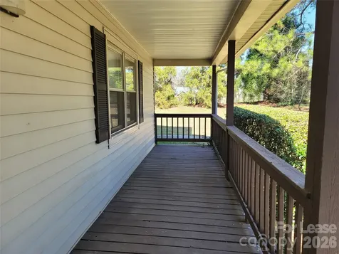 5323 Chestnut Lake Drive Charlotte NC 28227