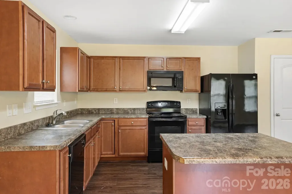 5056 Broad Leaf Court Dallas NC 28034
