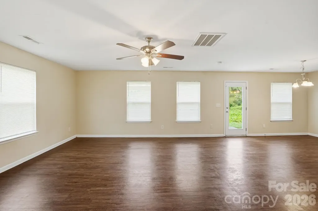 5056 Broad Leaf Court Dallas NC 28034
