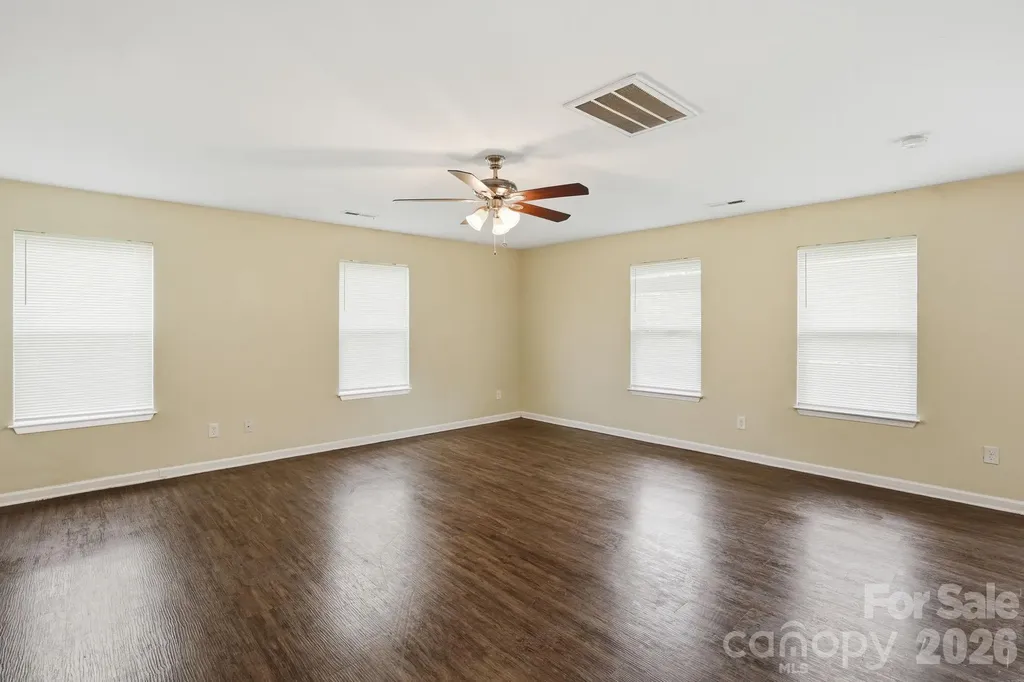 5056 Broad Leaf Court Dallas NC 28034