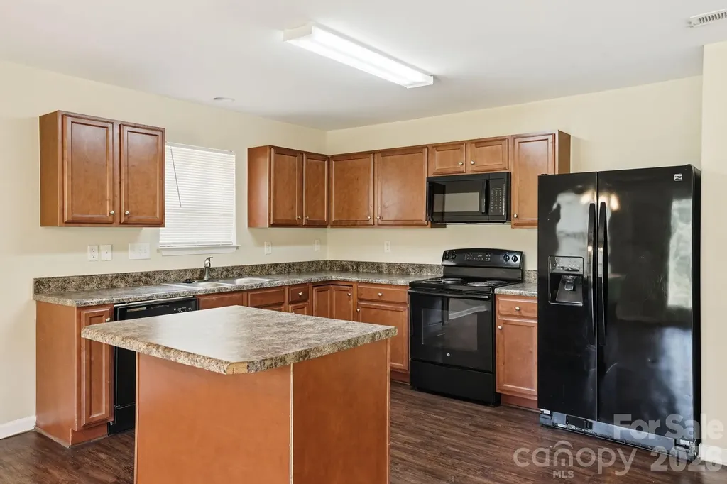 5056 Broad Leaf Court Dallas NC 28034