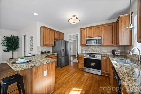 1039 Hunters Run Drive Tega Cay SC 29708