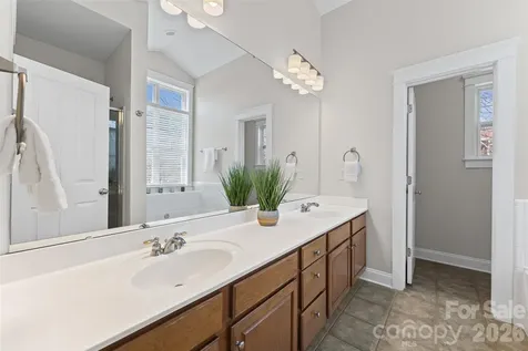 1039 Hunters Run Drive Tega Cay SC 29708