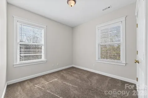 1039 Hunters Run Drive Tega Cay SC 29708