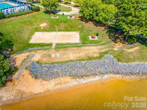 1039 Hunters Run Drive Tega Cay SC 29708
