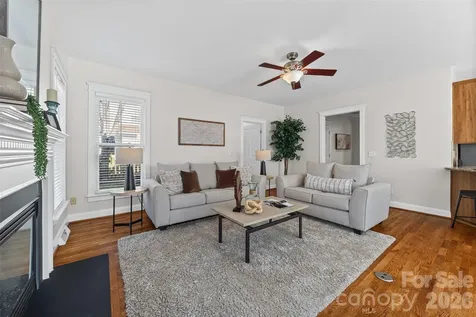 1039 Hunters Run Drive Tega Cay SC 29708