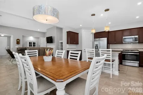 4122 Moxie Way Charlotte NC 28215