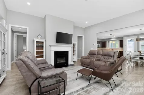 4122 Moxie Way Charlotte NC 28215