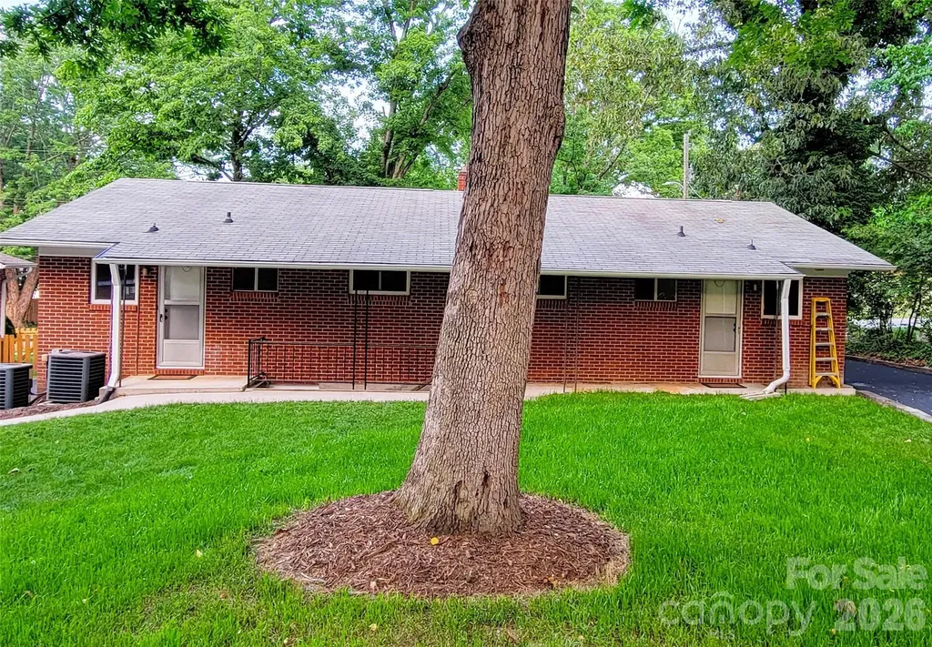 25 Browndale Road Asheville NC 28805