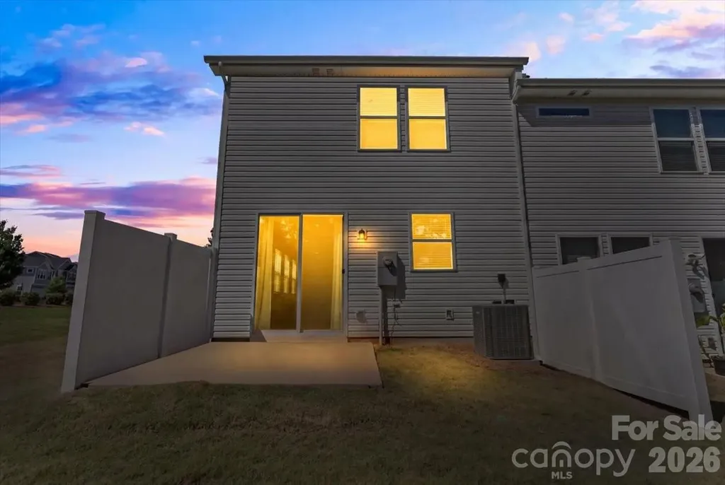 4529 Iron Oak Lane Charlotte NC 28269