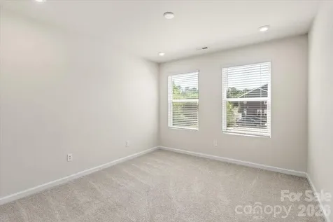 4529 Iron Oak Lane Charlotte NC 28269