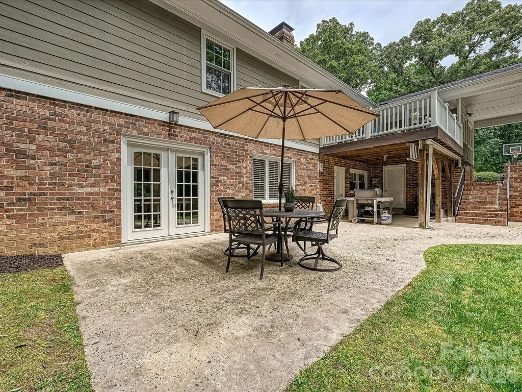 327 Whitestone Road Charlotte NC 28270