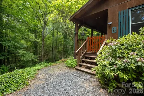 8 Westward Way Bakersville NC 28705