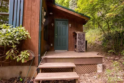 8 Westward Way Bakersville NC 28705