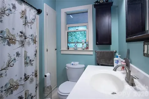 8 Westward Way Bakersville NC 28705