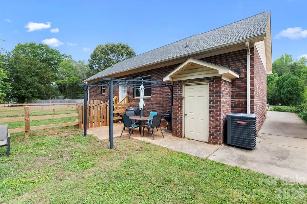 427 Park Gq Avenue Granite Quarry NC 28146