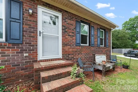 427 Park Gq Avenue Granite Quarry NC 28146