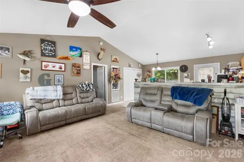 427 Park Gq Avenue Granite Quarry NC 28146