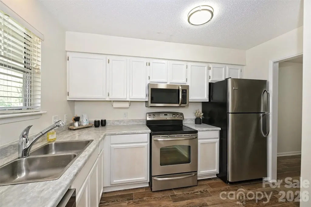 3131 Heathstead Place Charlotte NC 28210
