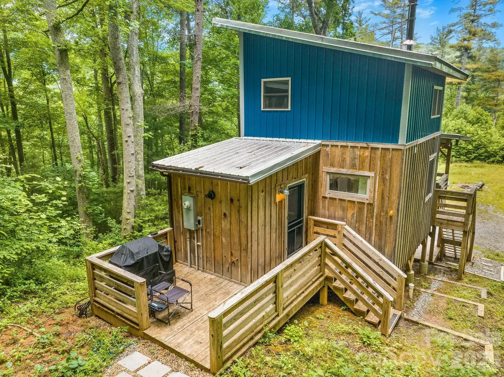 2504 Upper Paw Paw Road Marshall NC 28753