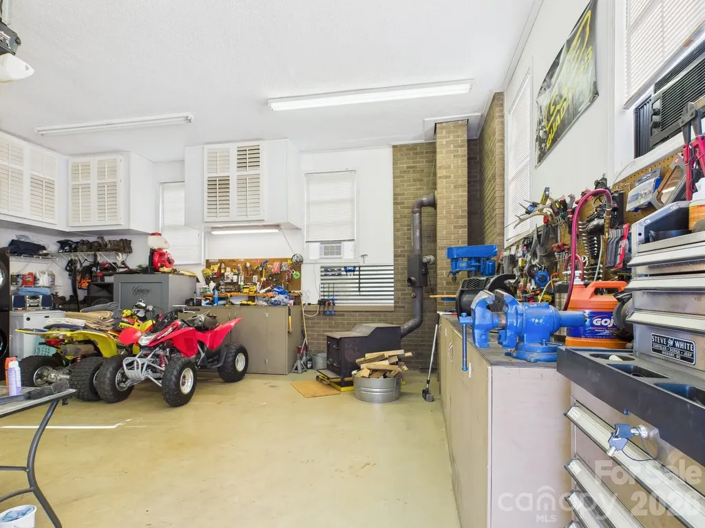 6093 Spartan Drive Hudson NC 28638