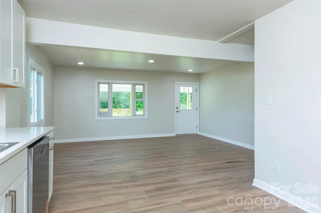 37 King Drive Leicester NC 28748