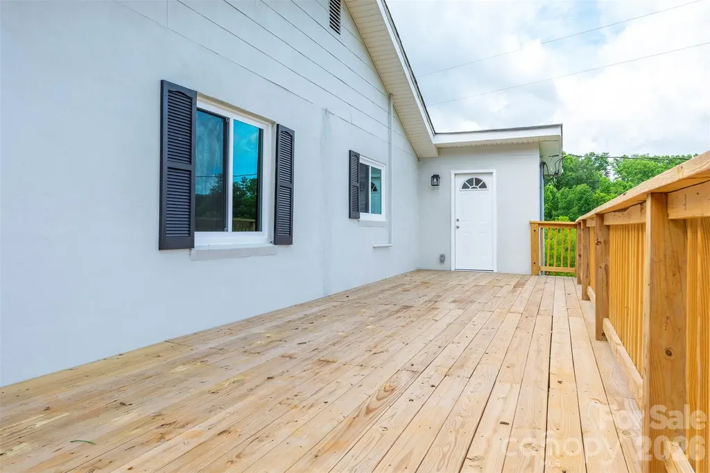 37 King Drive Leicester NC 28748