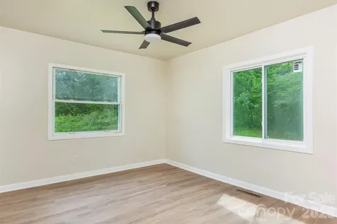37 King Drive Leicester NC 28748