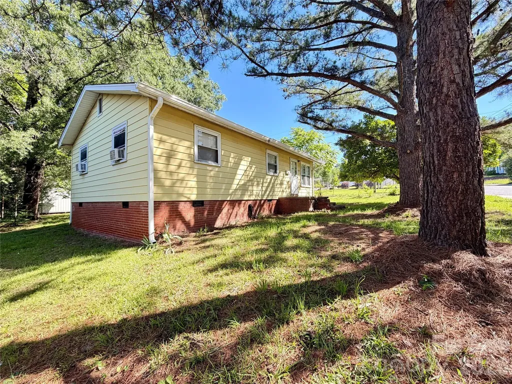 112 Academy Avenue NW Concord NC 28025