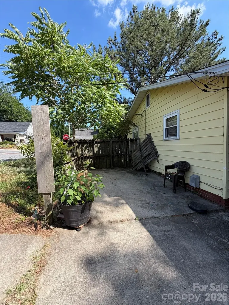 112 Academy Avenue NW Concord NC 28025